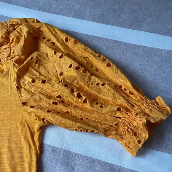 NWT Express Bright Orange Puff Sleeve Blouse – Women’s Size Large - Picture 12 of 13